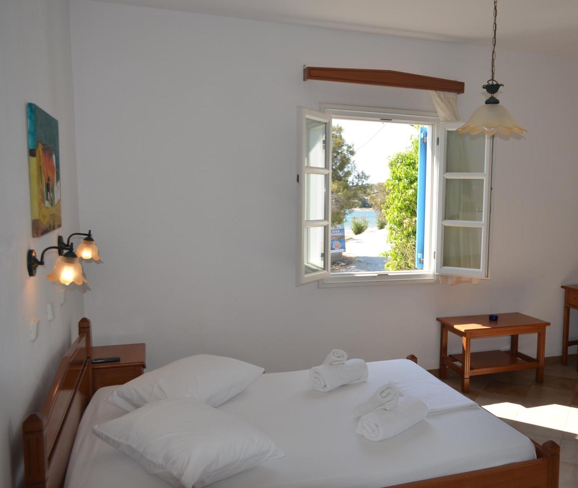 Akteon Hotel Logaras Rum bild